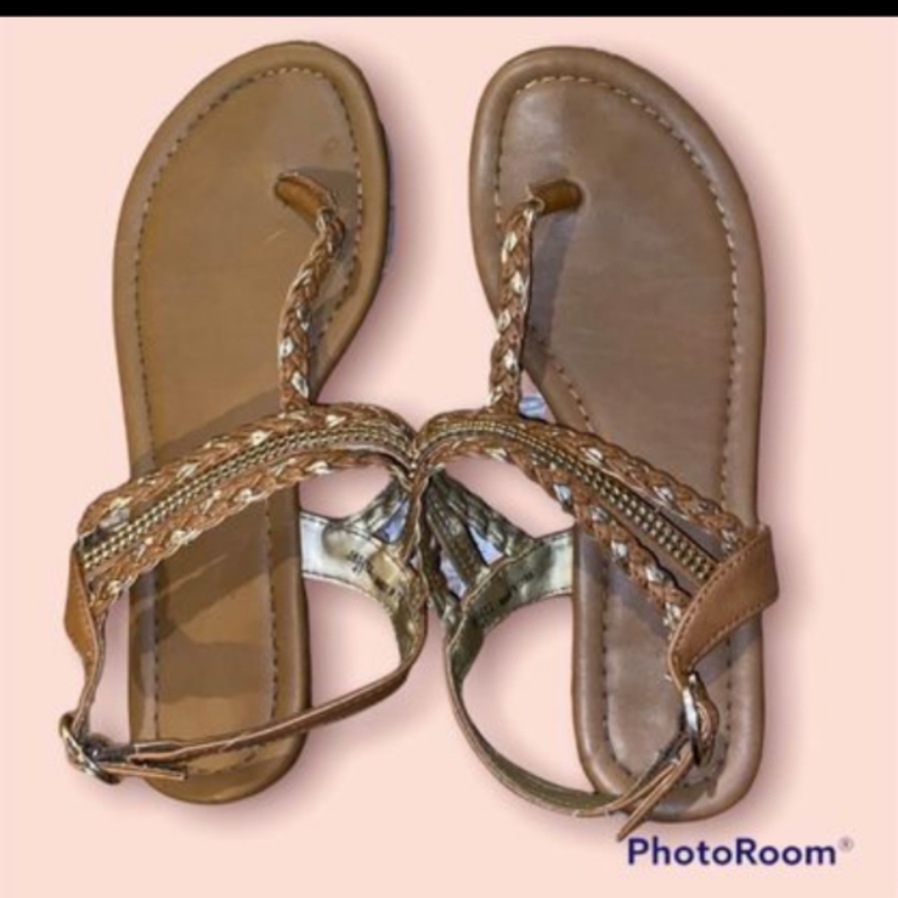 BUNDLE American Eagle sandals size 5